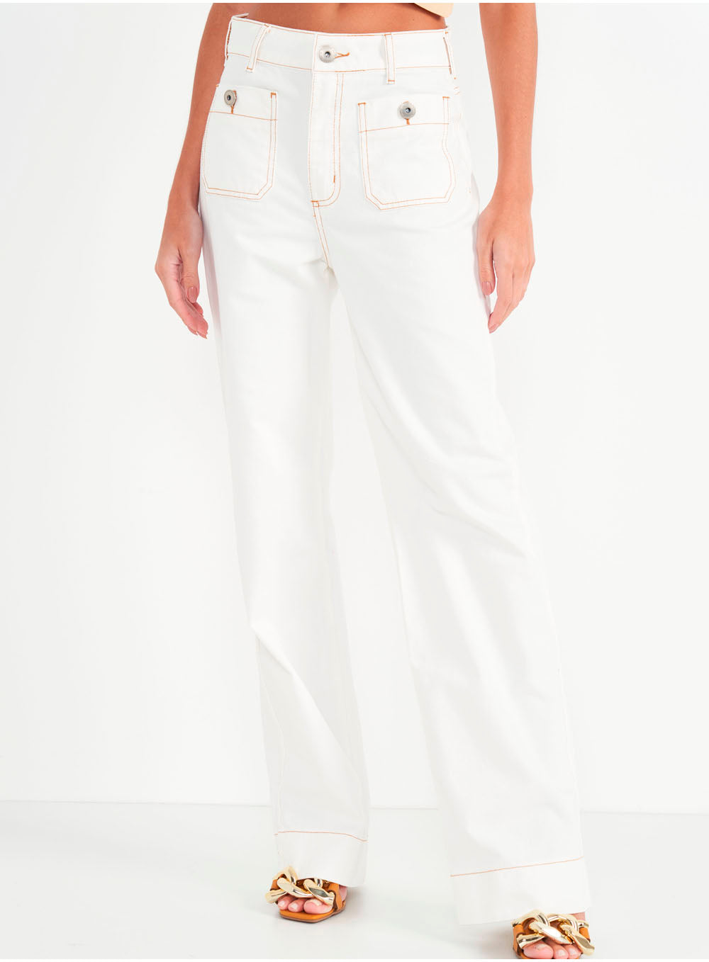 Jeans blanco con pespuntes