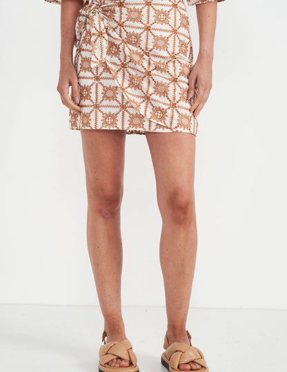 Minifalda bordada colcci